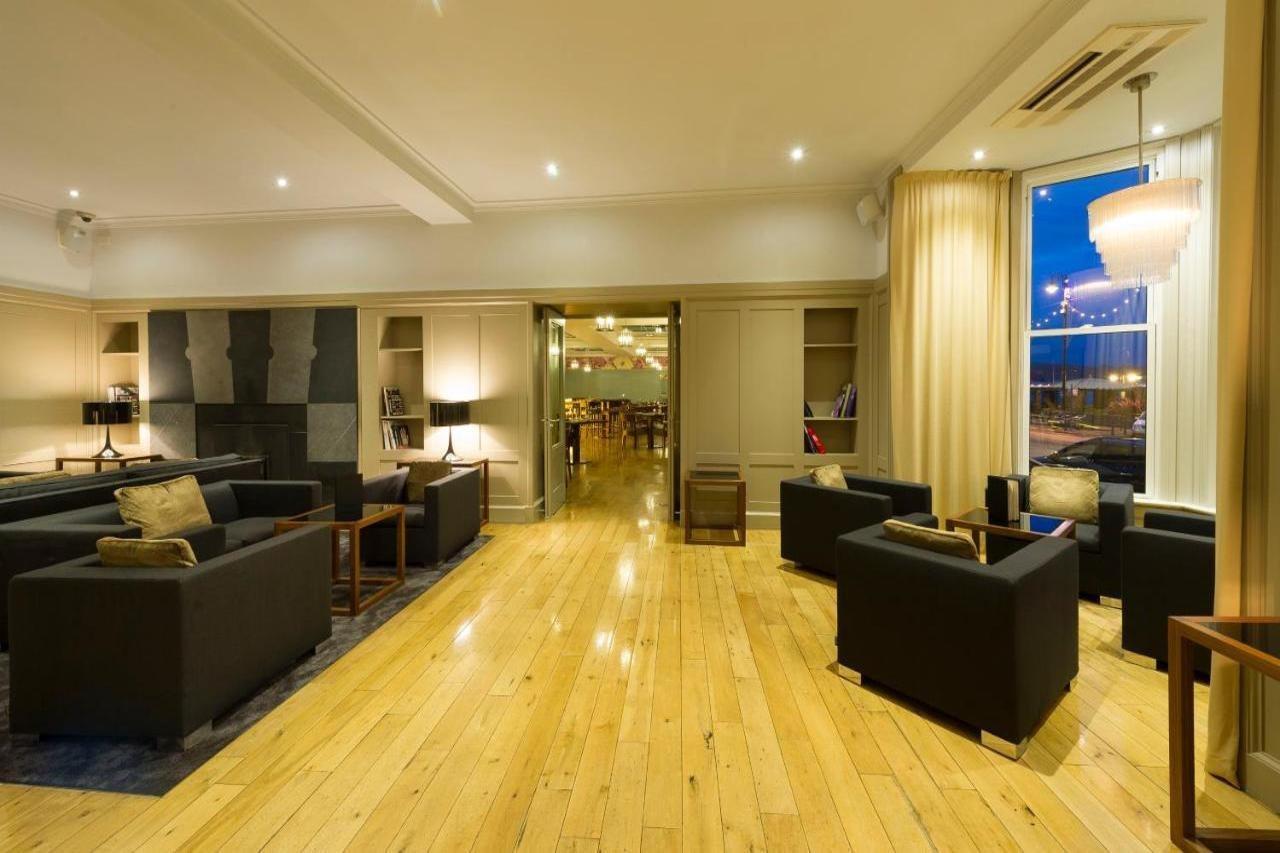 Claremont Hotel Douglas Esterno foto